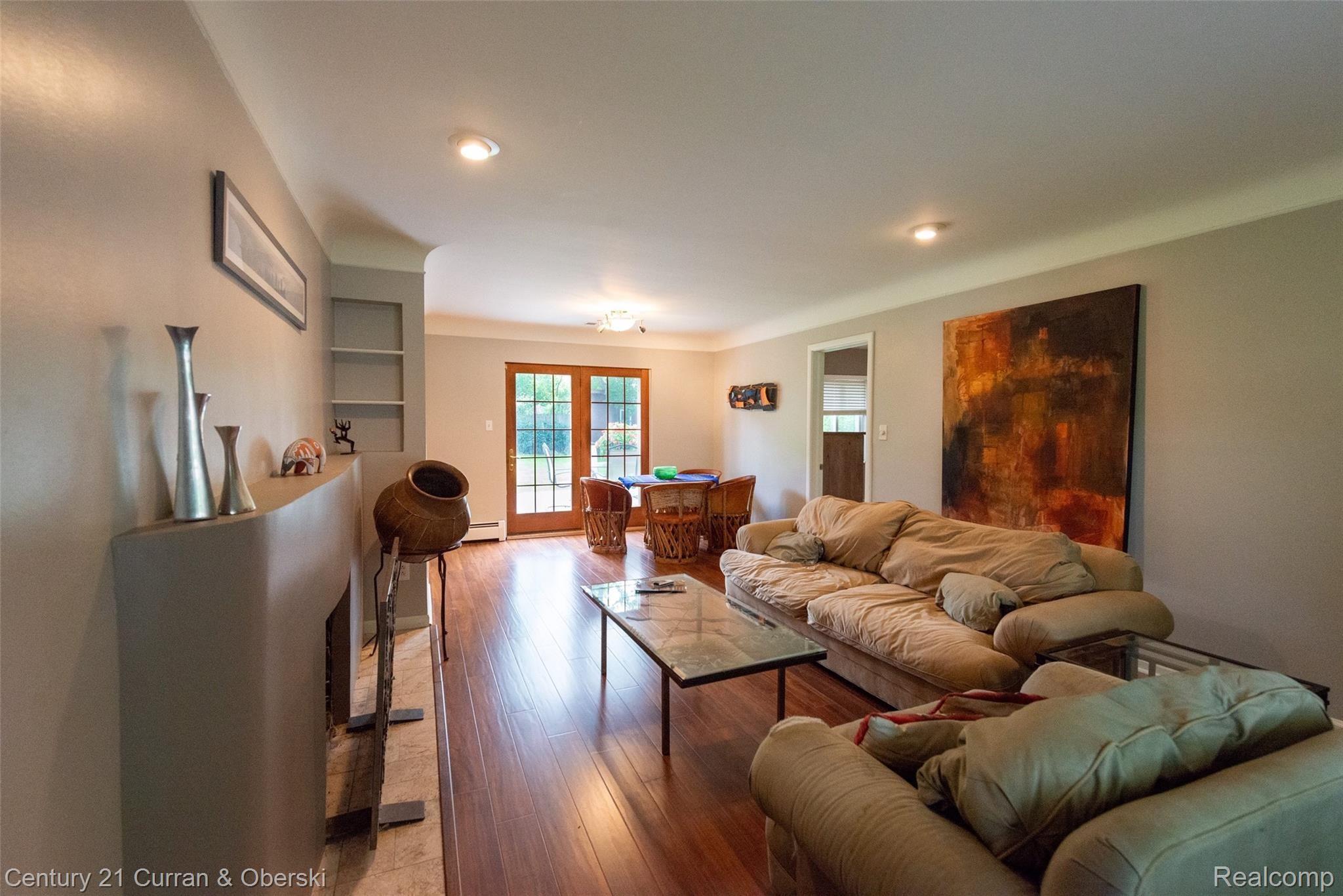 3011 Bamlet Road Royal Oak, MI 48073 - Photo 10 of 59 Large living room