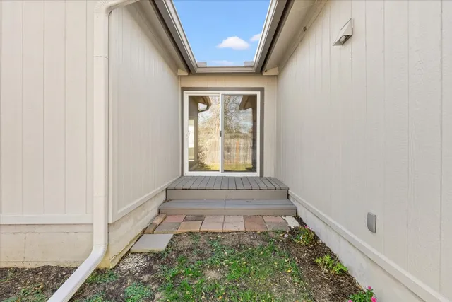 $475,000 | 3206 Barnsley Drive, Austin, TX 78745