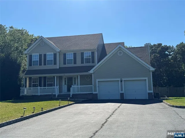 $799,000 | 30 Goldfinch Road, Jackson, NJ 08527