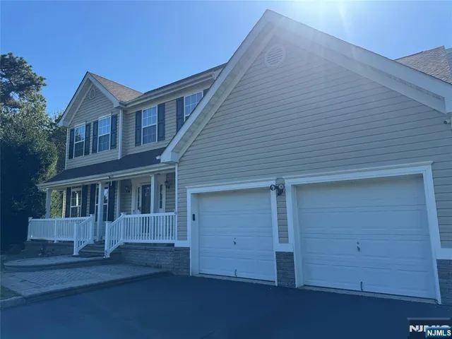 $799,000 | 30 Goldfinch Road, Jackson, NJ 08527