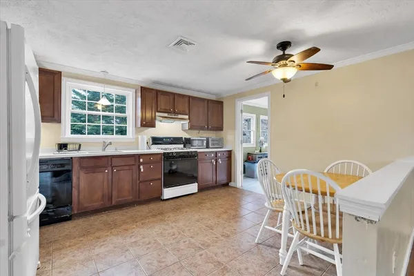 $519,000 | 145 Quinaquisset Avenue, Mashpee, MA 02649