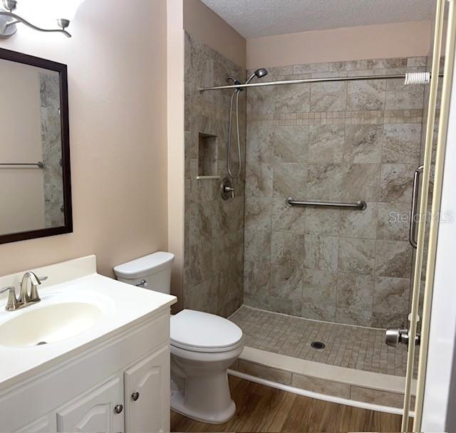 1005 Rickenbacker Drive Sun City Center, FL 33573 - Photo 22 of 57 a bathroom with a sink and a mirror