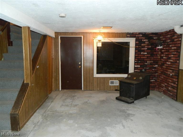 10169 Diagonal Road Mantua, OH 44255 - Photo 8 of 15