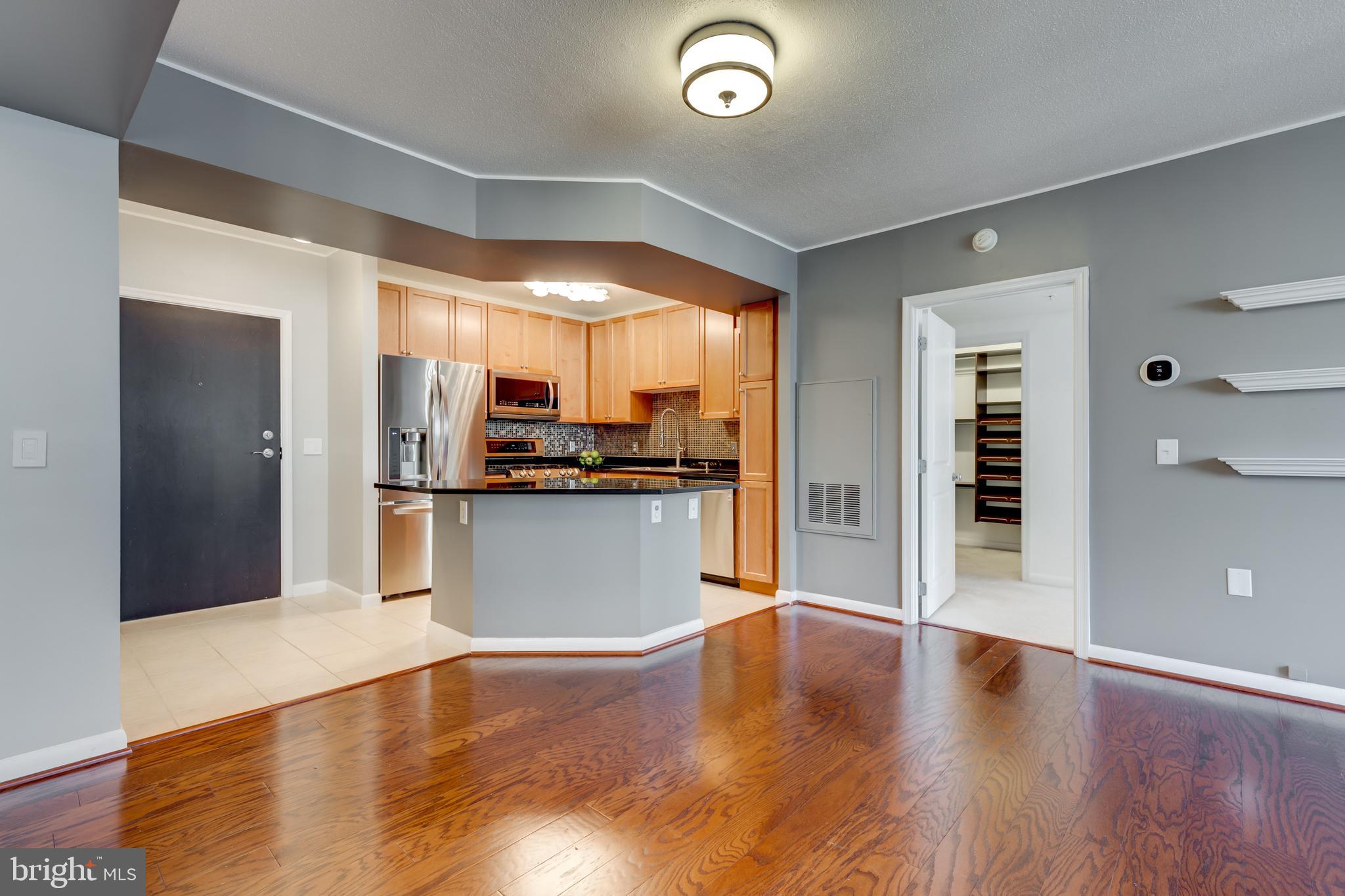 851 North Glebe Road, Unit 1020 Arlington, VA 22203 - Photo 16 of 52 Kitchen