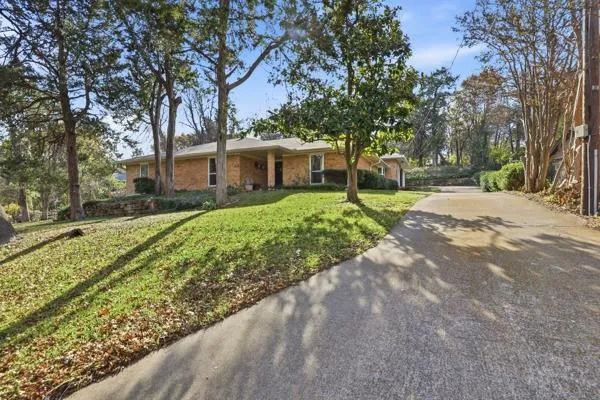 $320,000 | 534 West Red Bird Lane, Duncanville, TX 75116