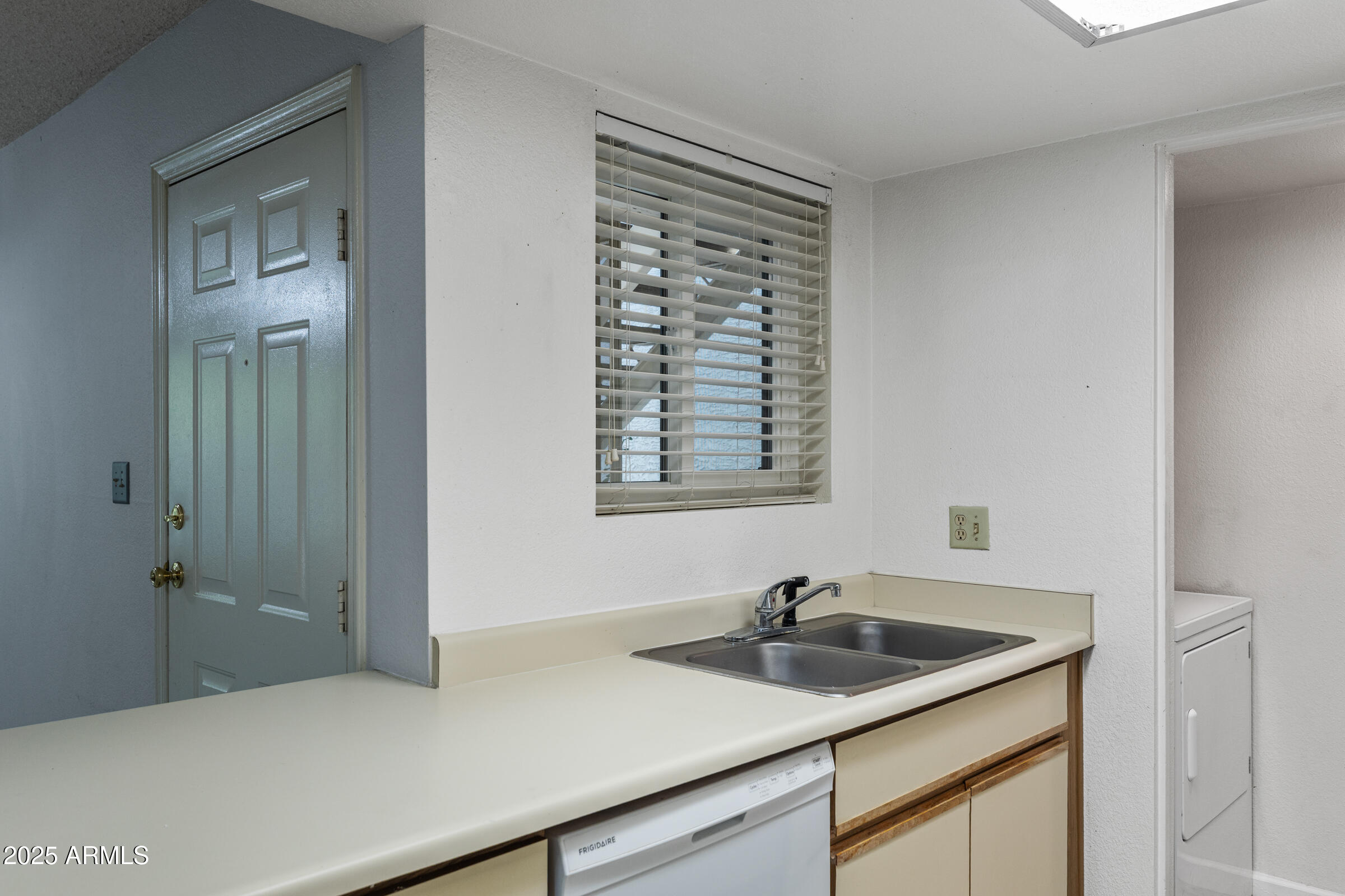 2855 South Ext Road, Unit 112 Mesa, AZ 85210 - Photo 12 of 30 2855 S Ext Rd #122-12