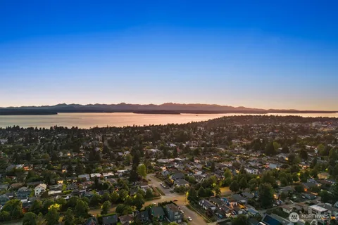 $675,000 | 5923 32nd Avenue Southwest, Seattle, WA 98126