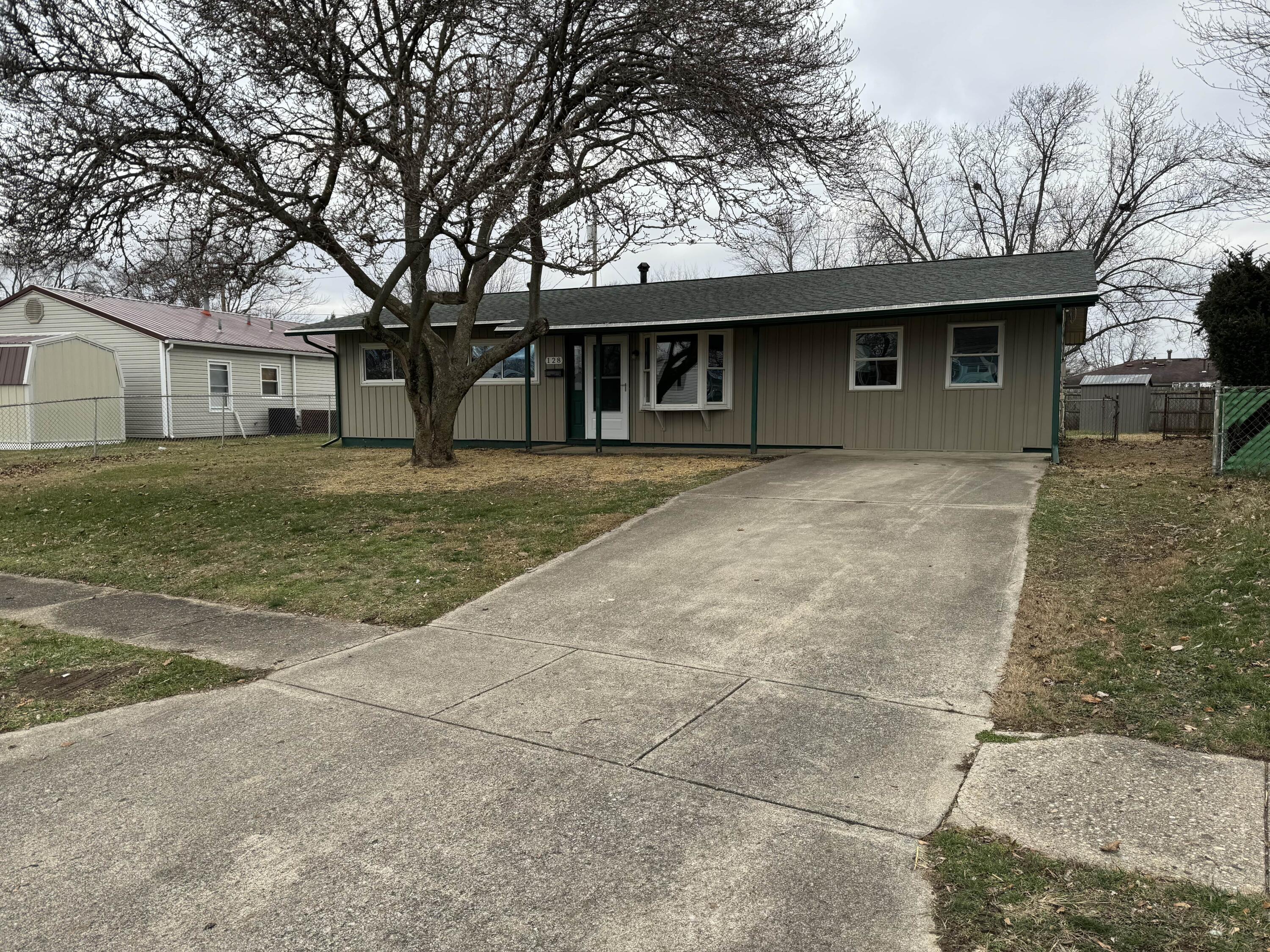 128 Putnam Road Heath, OH 43056 - Photo 1 of 15 3030B419-E2C6-4E8F-9E15-4C0C50455610