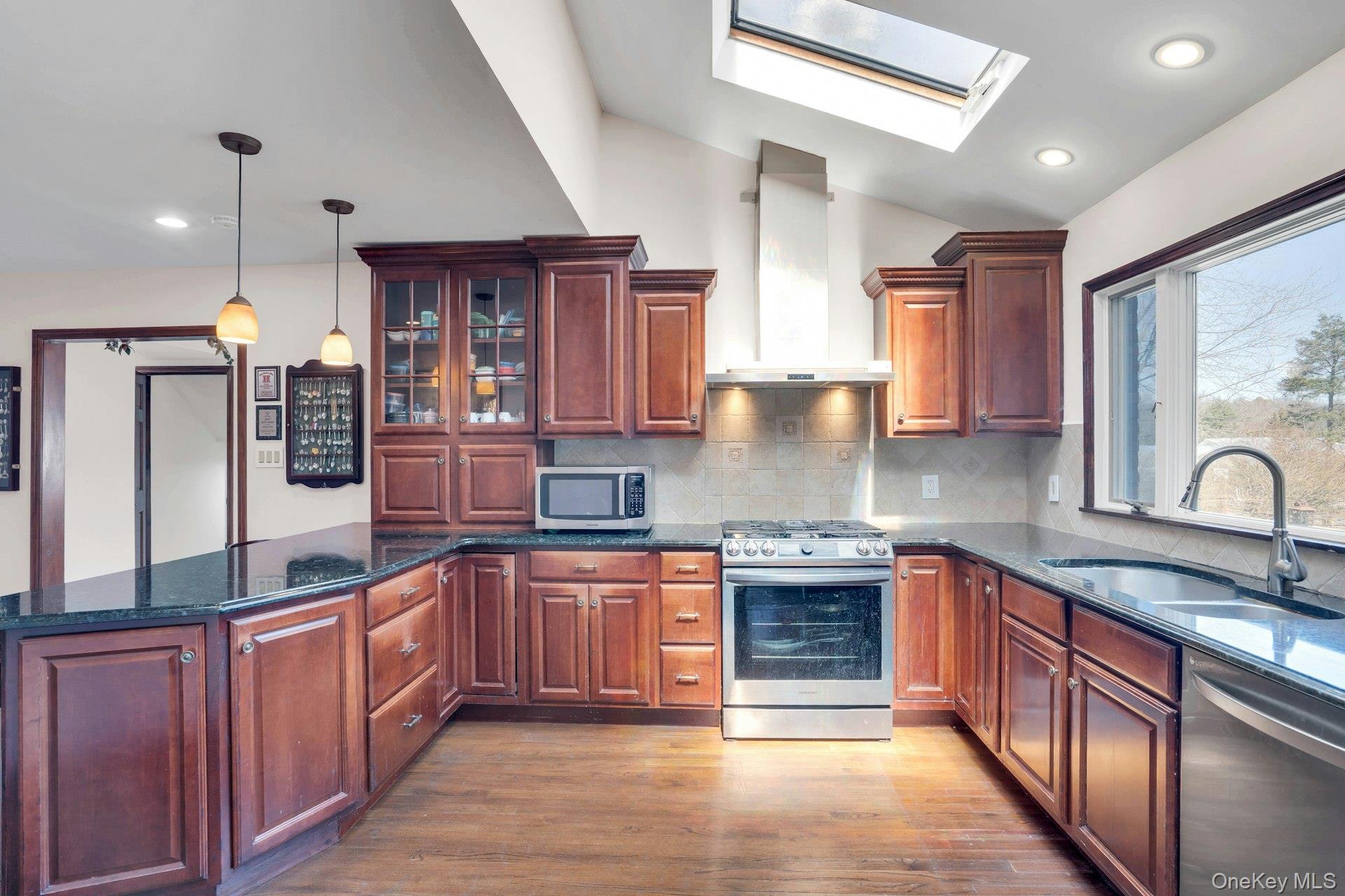12 Bagatelle Road Dix Hills, NY 11746 - Photo 17 of 48