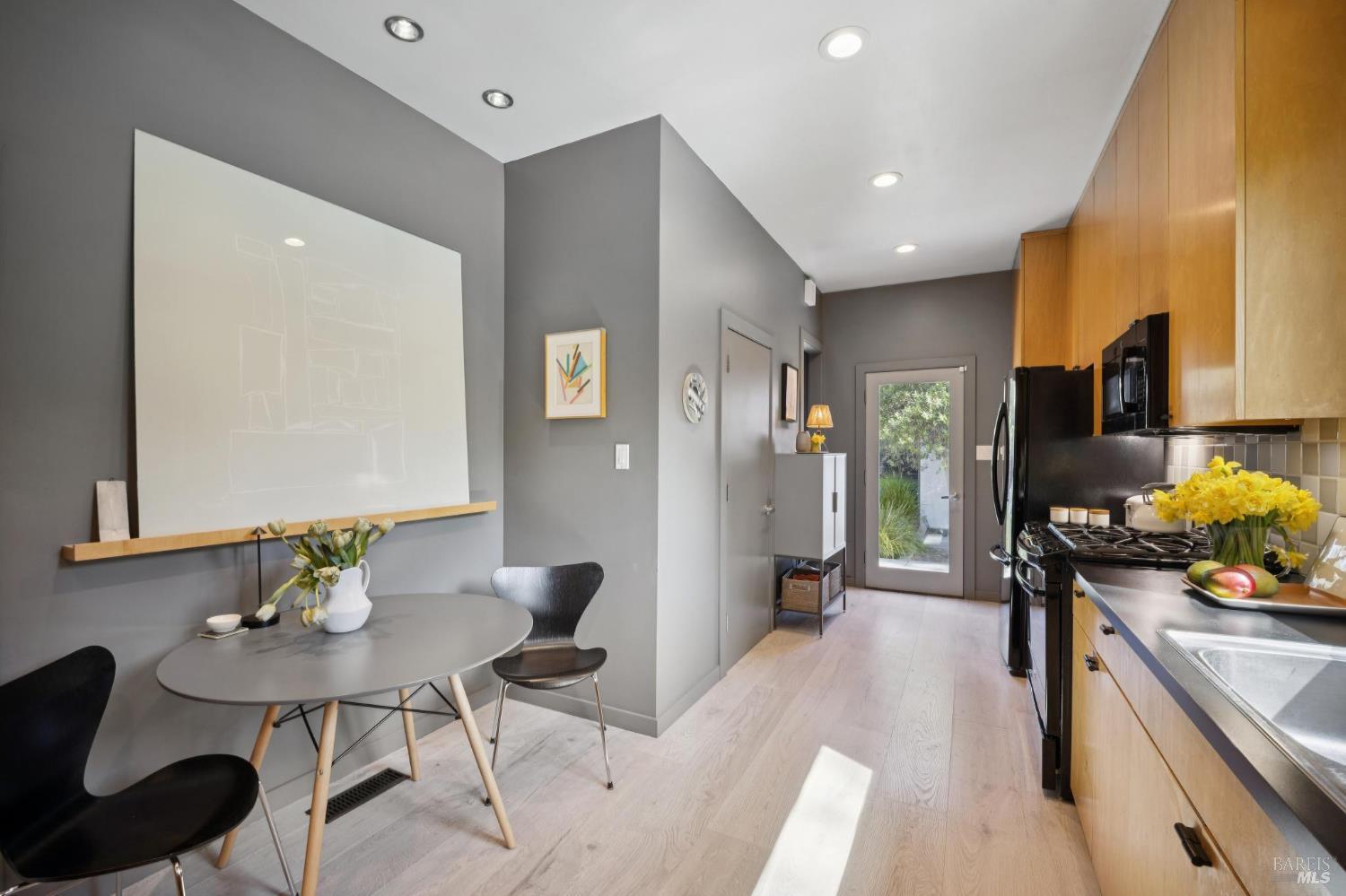 22 Clyde Avenue San Rafael, CA 94901 - Photo 16 of 66