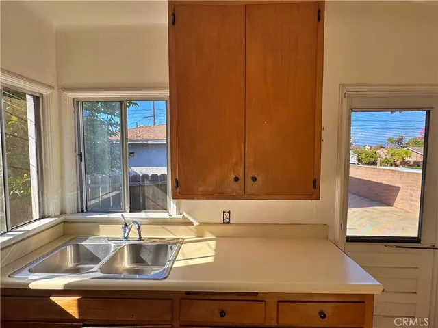 $1,949 | 1852 260th Street, Lomita, CA 90717