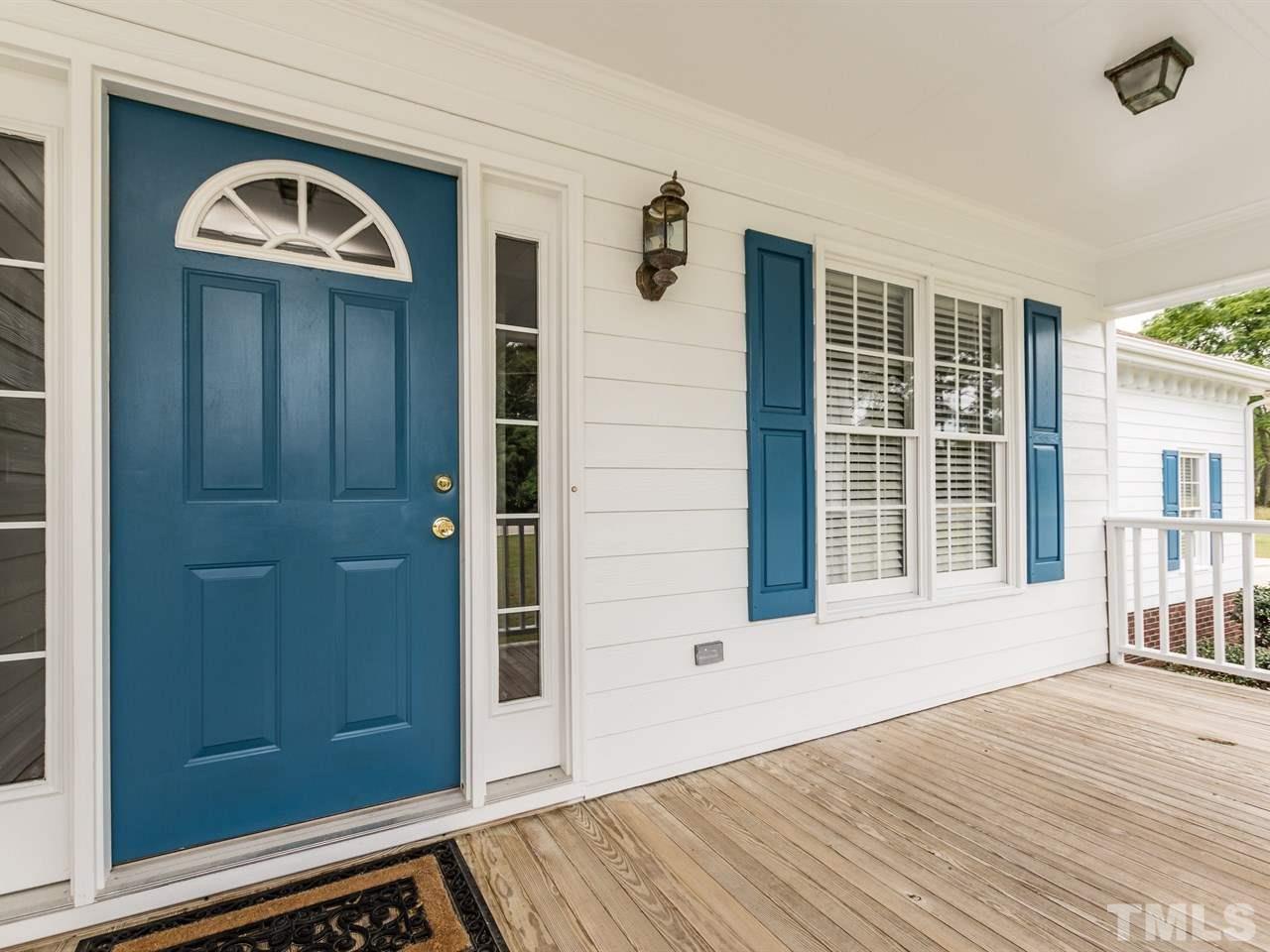 9118 Raleigh Road Benson, NC 27504 - Photo 2 of 24 Gallery Image 2