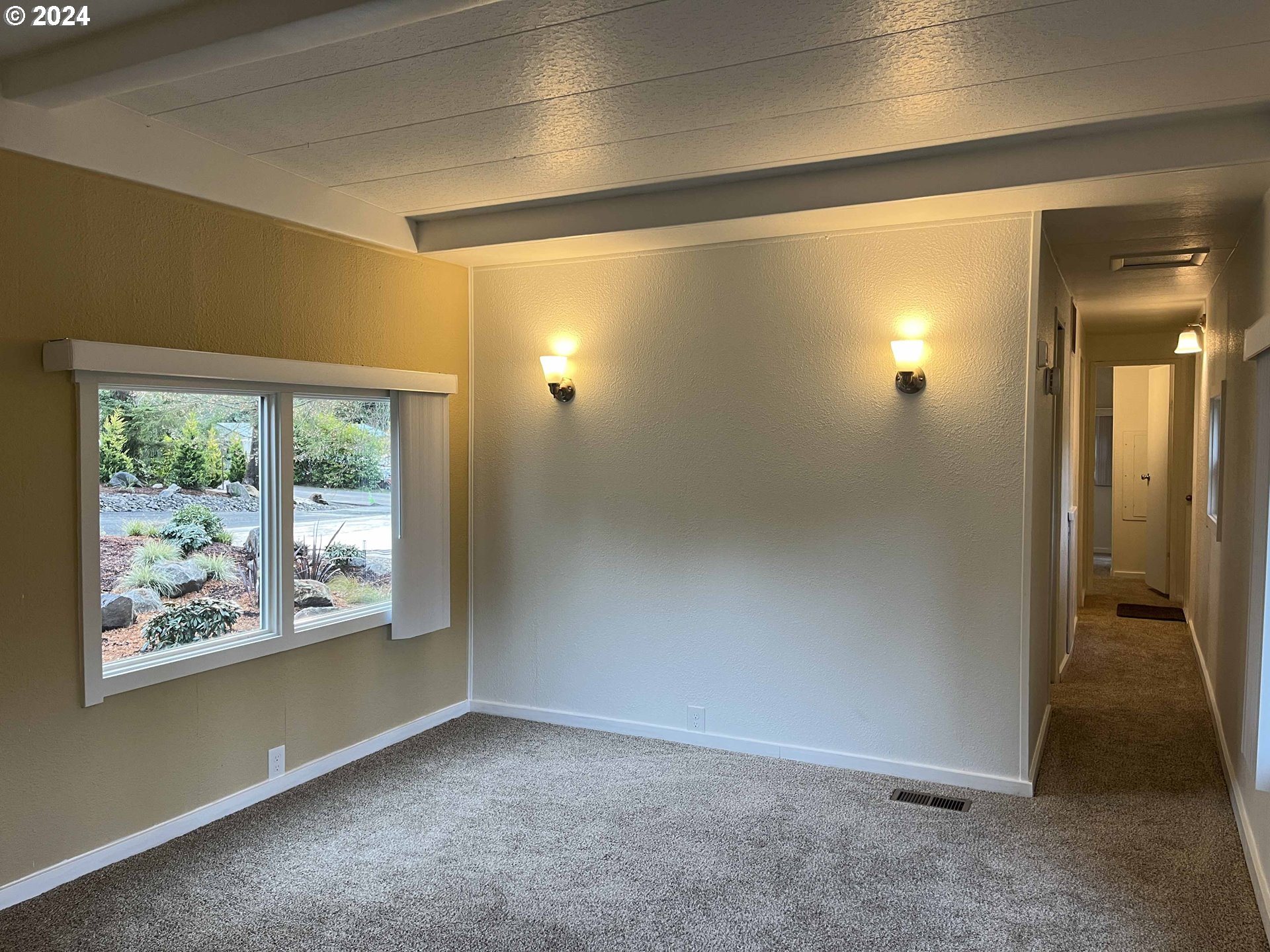 85313 Glenada Road Florence, OR 97439 - Photo 17 of 48 an empty room with windows
