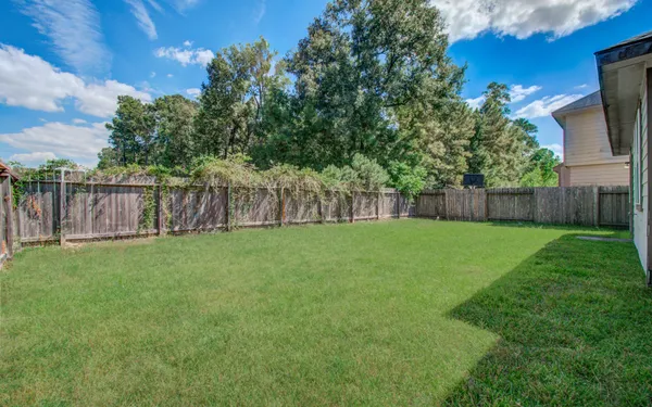 $2,100 | 10410 Solitude Way, Houston, TX 77044