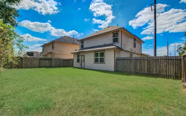 $2,100 | 10410 Solitude Way, Houston, TX 77044