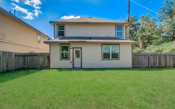 $2,100 | 10410 Solitude Way, Houston, TX 77044