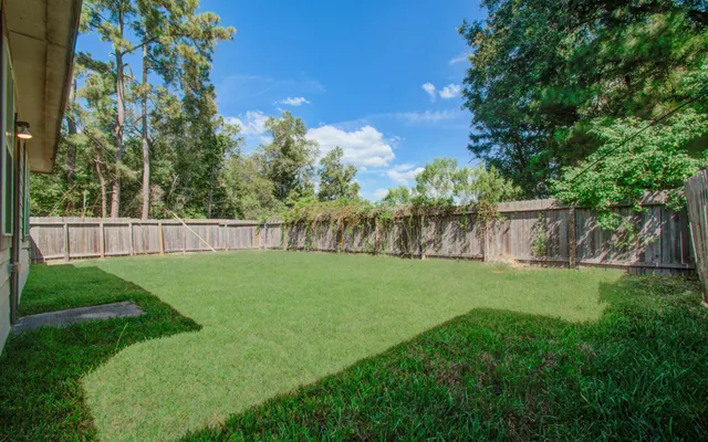 $2,100 | 10410 Solitude Way, Houston, TX 77044
