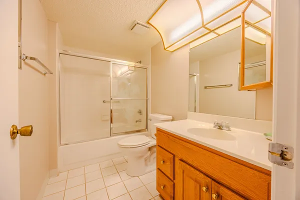 $195,000 | 920 Vose Drive, Unit 304, Gurnee, IL 60031