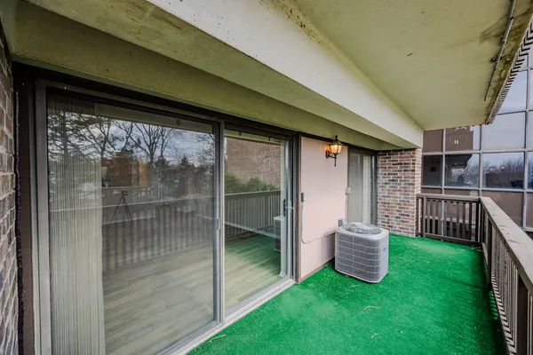 $195,000 | 920 Vose Drive, Unit 304, Gurnee, IL 60031