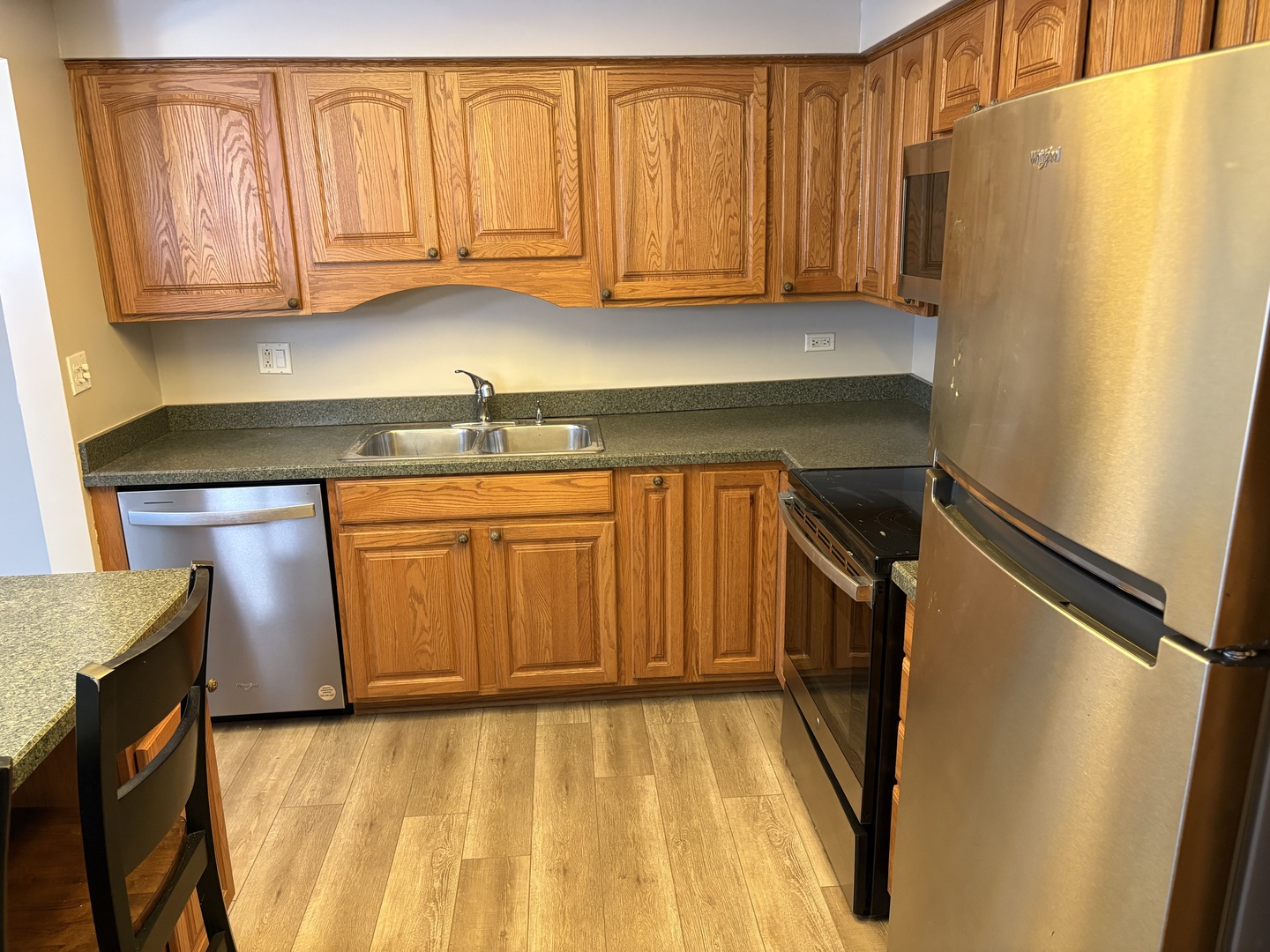 920 Vose Drive, Unit 304 Gurnee, IL 60031 - Photo 2 of 20