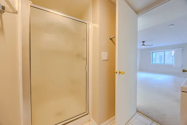 $195,000 | 920 Vose Drive, Unit 304, Gurnee, IL 60031