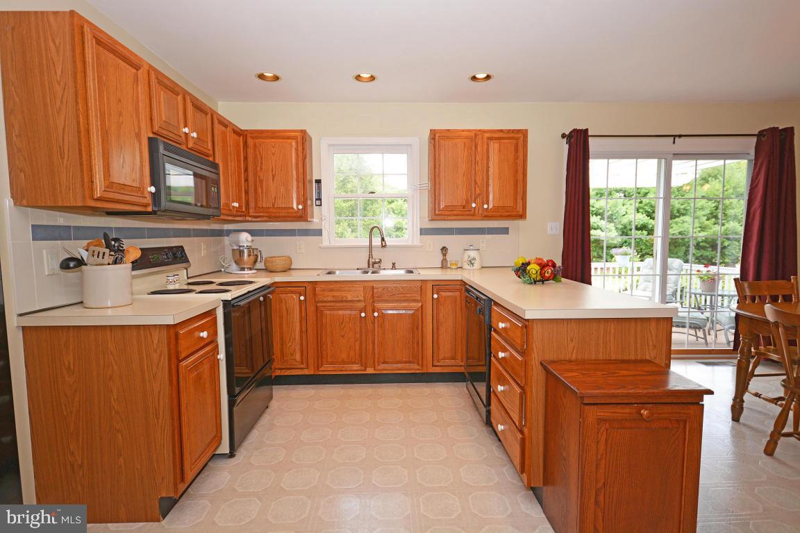 231 Raspberry Road Leola, PA 17540 - Photo 7 of 39 Gallery Image 7