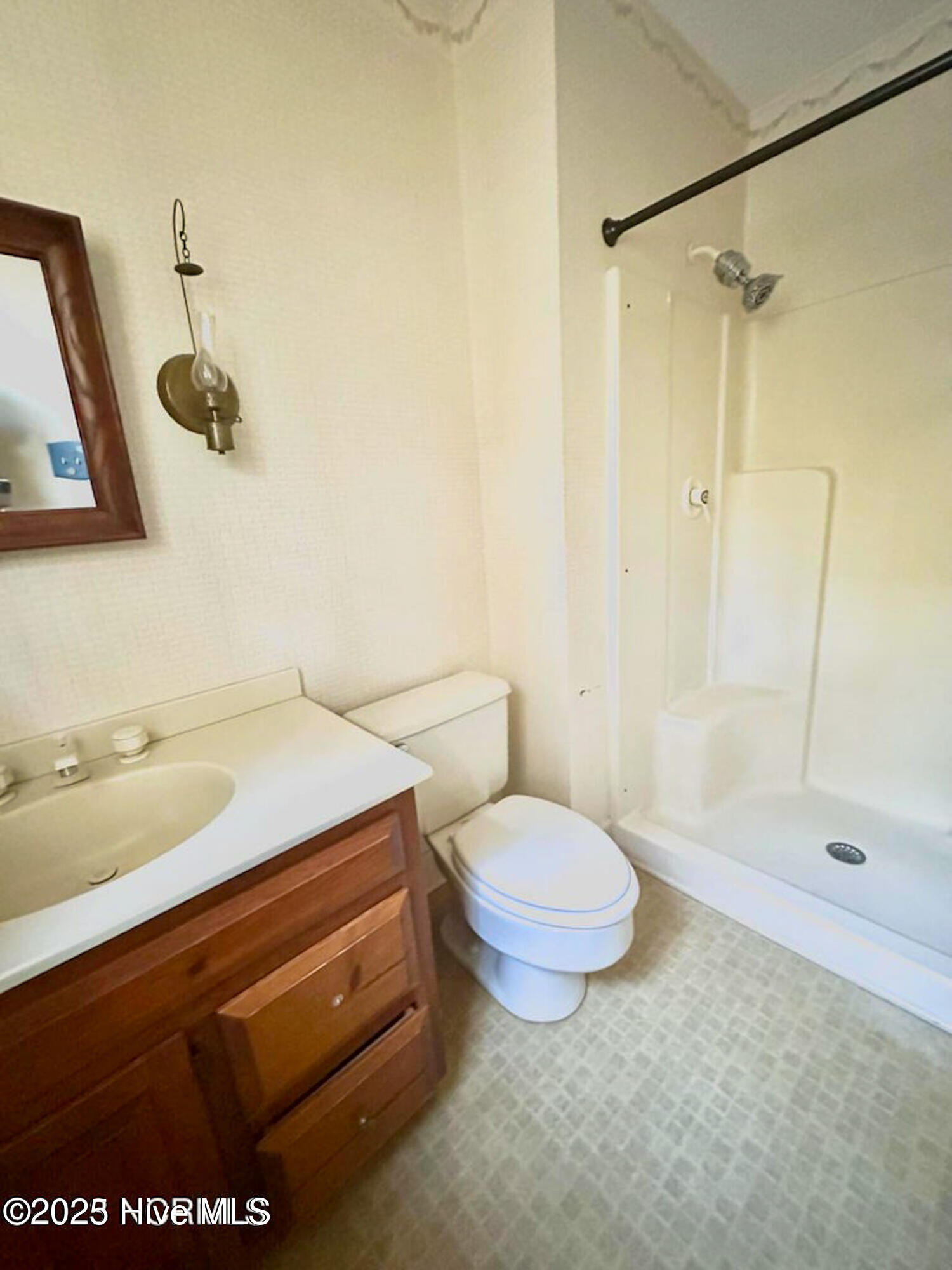 906 Point Court New Bern, NC 28560 - Photo 11 of 18 20231108235955050940000000-o