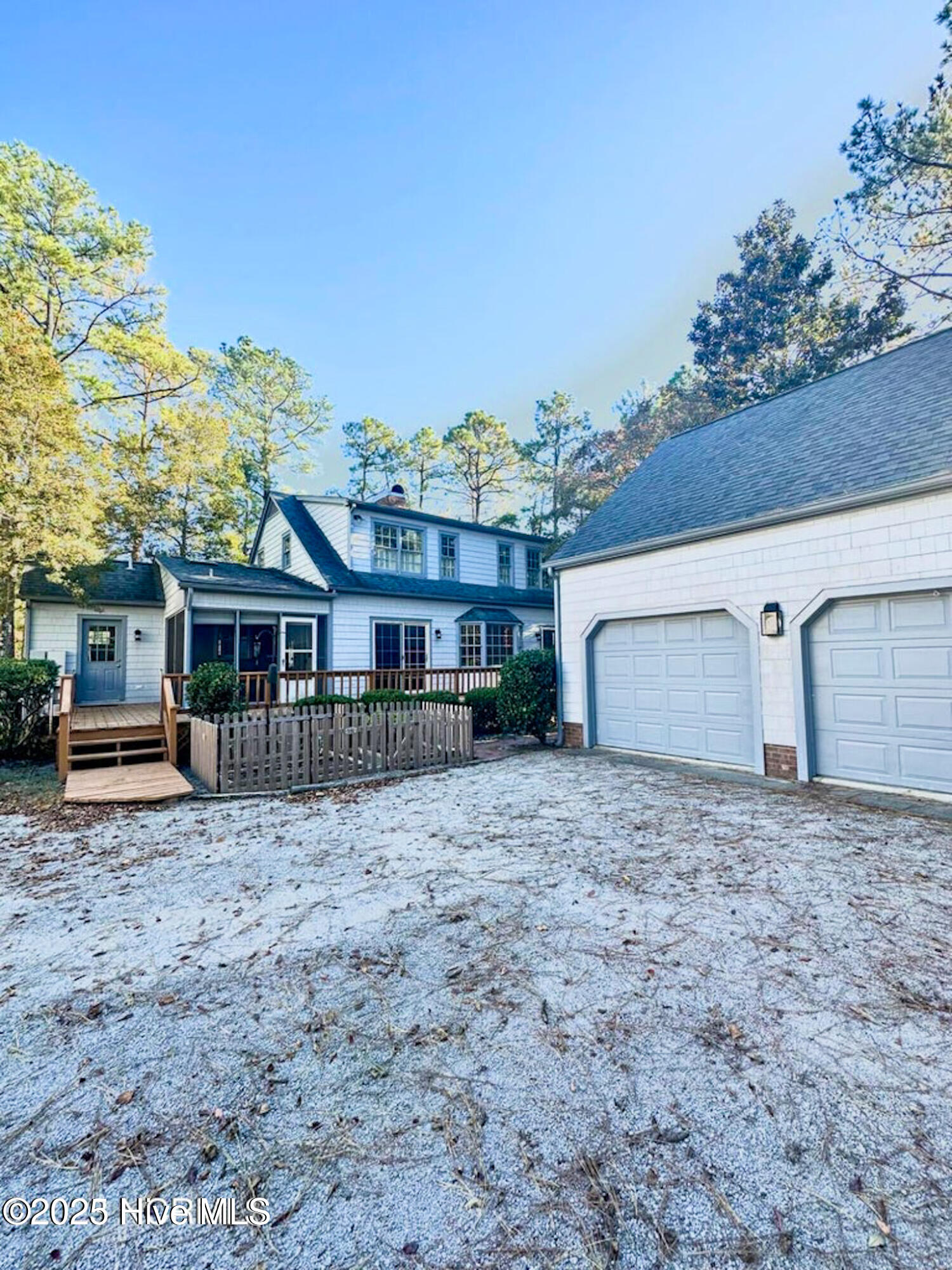 906 Point Court New Bern, NC 28560 - Photo 14 of 18 20231109000022944165000000-o