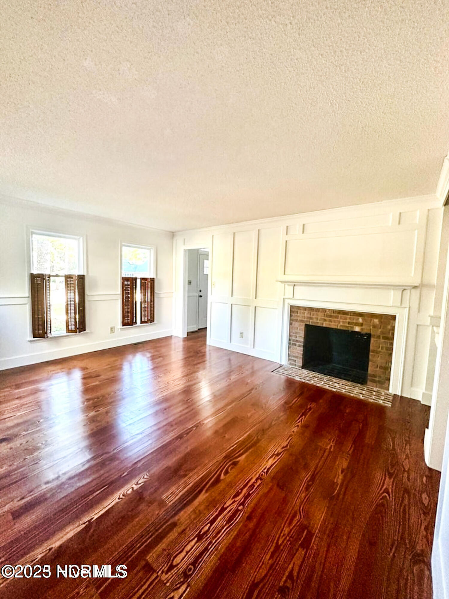 906 Point Court New Bern, NC 28560 - Photo 2 of 18 20231108235929509049000000-o