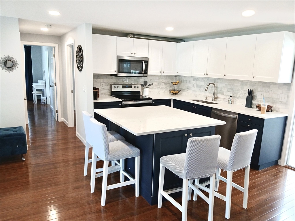 34 Priscilla Road Hopkinton, MA 01748 - Photo 3 of 18 Gallery Image 3