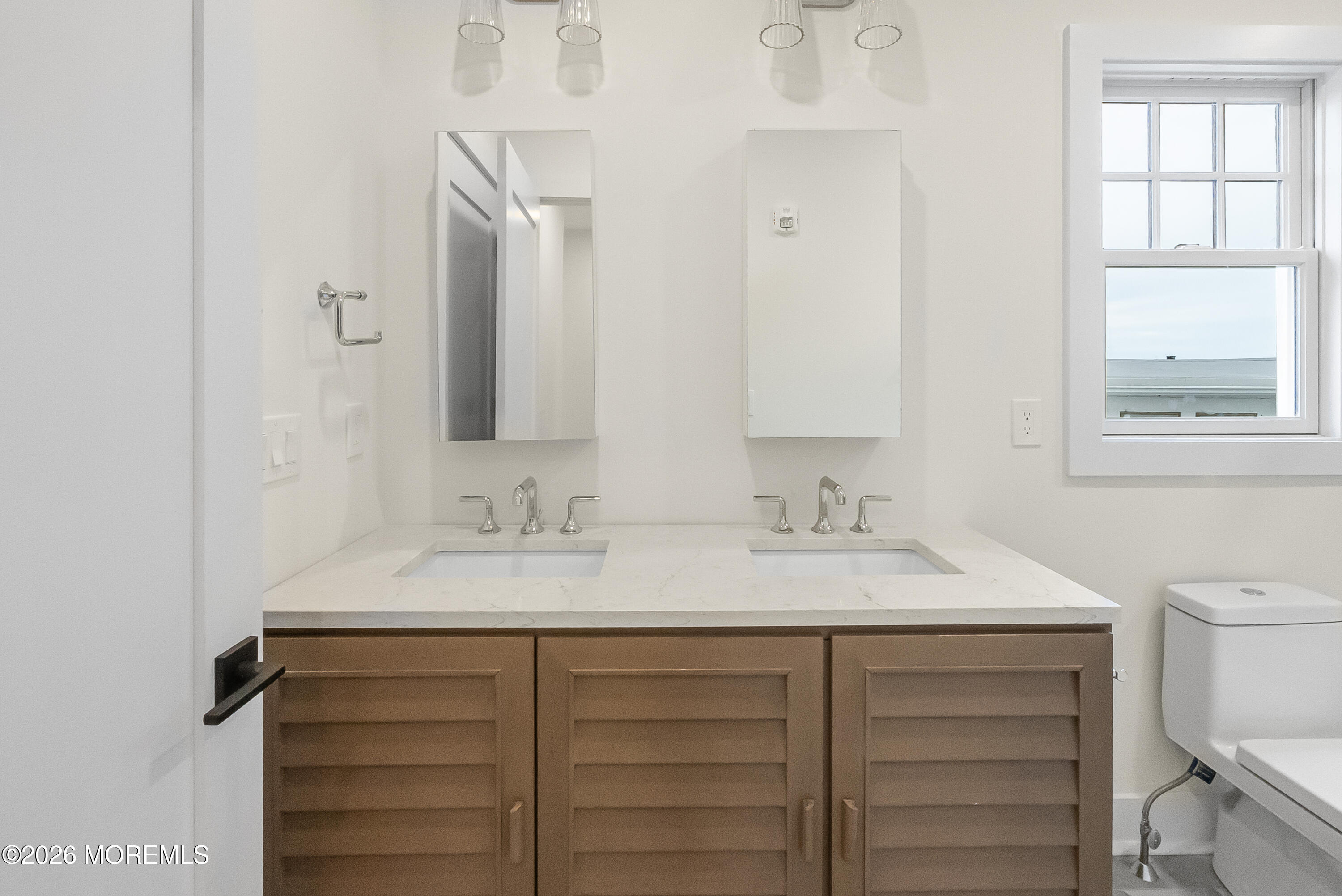 205 Edgemont Drive, Unit 3 Allenhurst, NJ 07711 - Photo 22 of 34 Full Bathroom