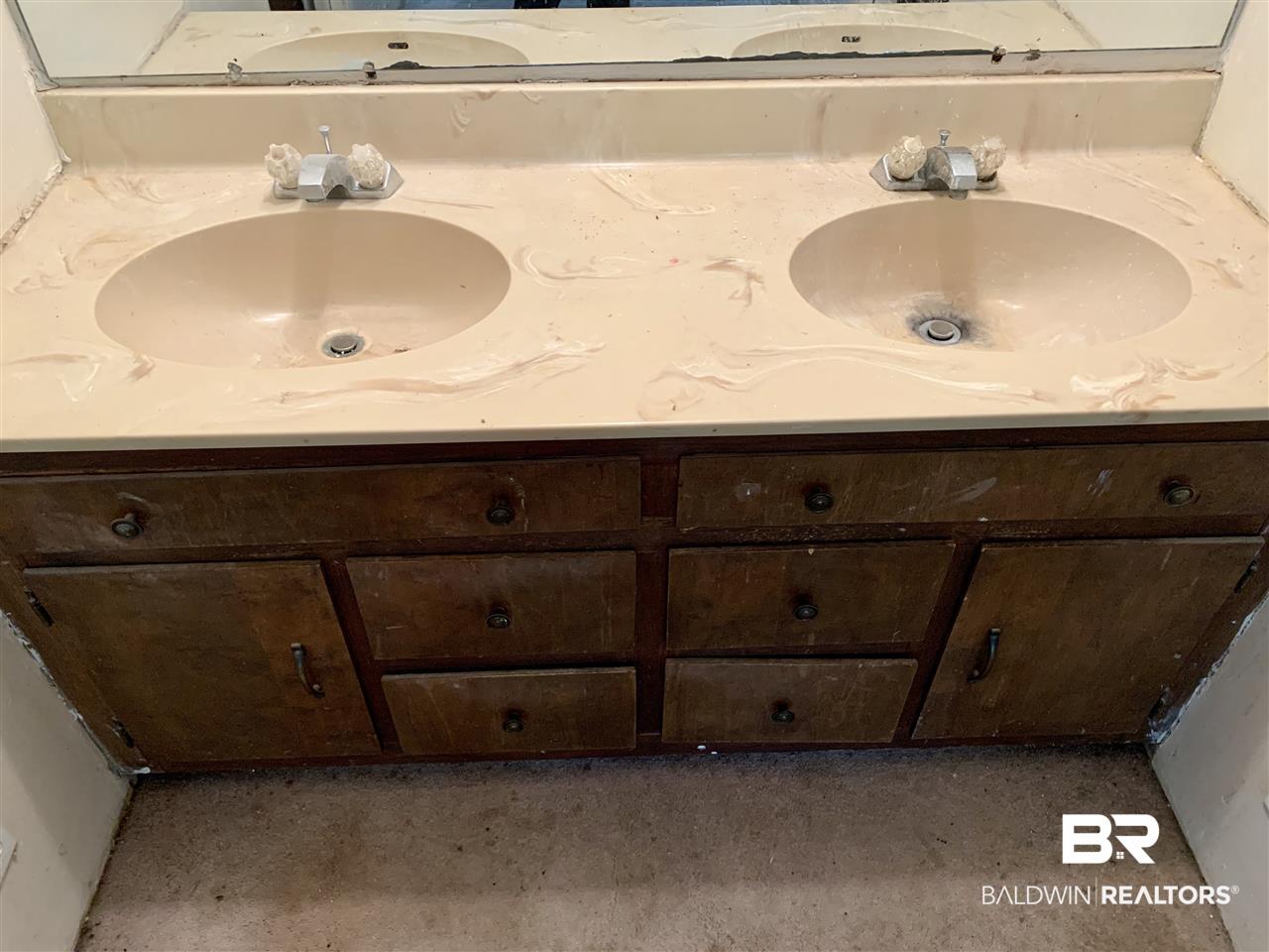 17071 County Road 52 Silverhill, AL 36576 - Photo 22 of 44 Master Vanity