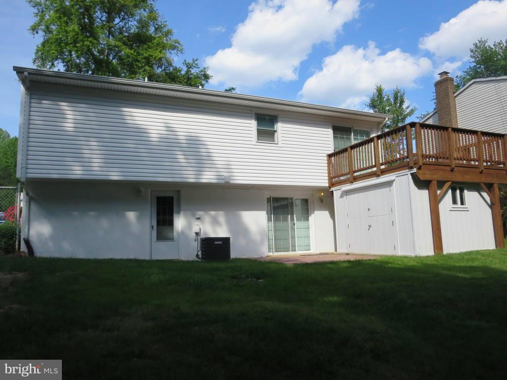 13460 Keytone Road Woodbridge, VA 22193 - Photo 5 of 29 Exterior (Rear)