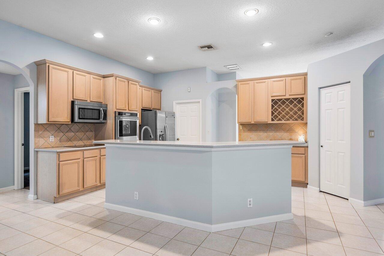 14918 97th Road North The Acreage, FL 33412 - Photo 14 of 57 020-1491897thRoadNorth-WestPalmBeach-FL-