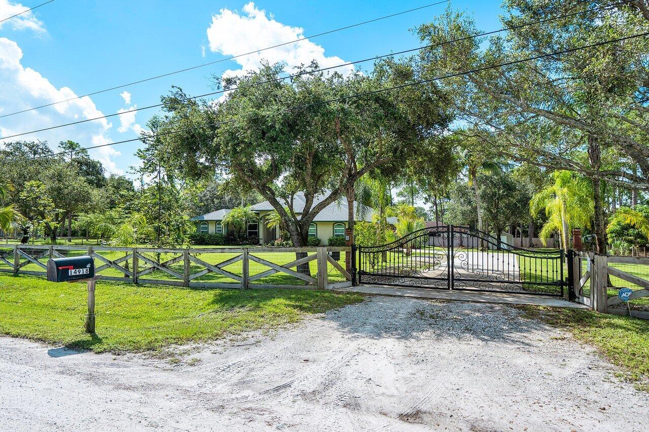 14918 97th Road North The Acreage, FL 33412 - Photo 5 of 57 001-1491897thRoadNorth-WestPalmBeach-FL-