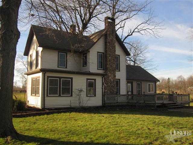 3710 Sand Point Road Fort Wayne, IN 46809 - Photo 1 of 20