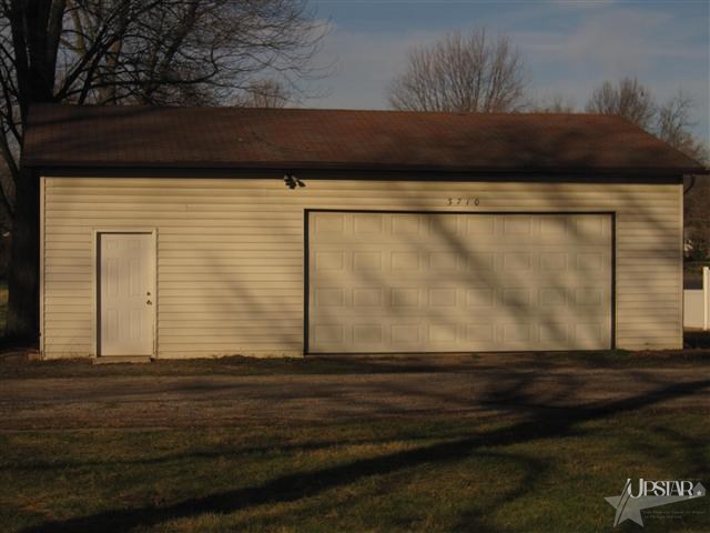 3710 Sand Point Road Fort Wayne, IN 46809 - Photo 3 of 20