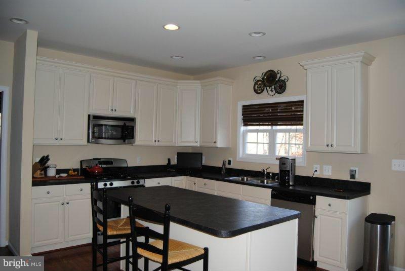 238 Toluca Road Stafford, VA 22556 - Photo 4 of 24 Kitchen