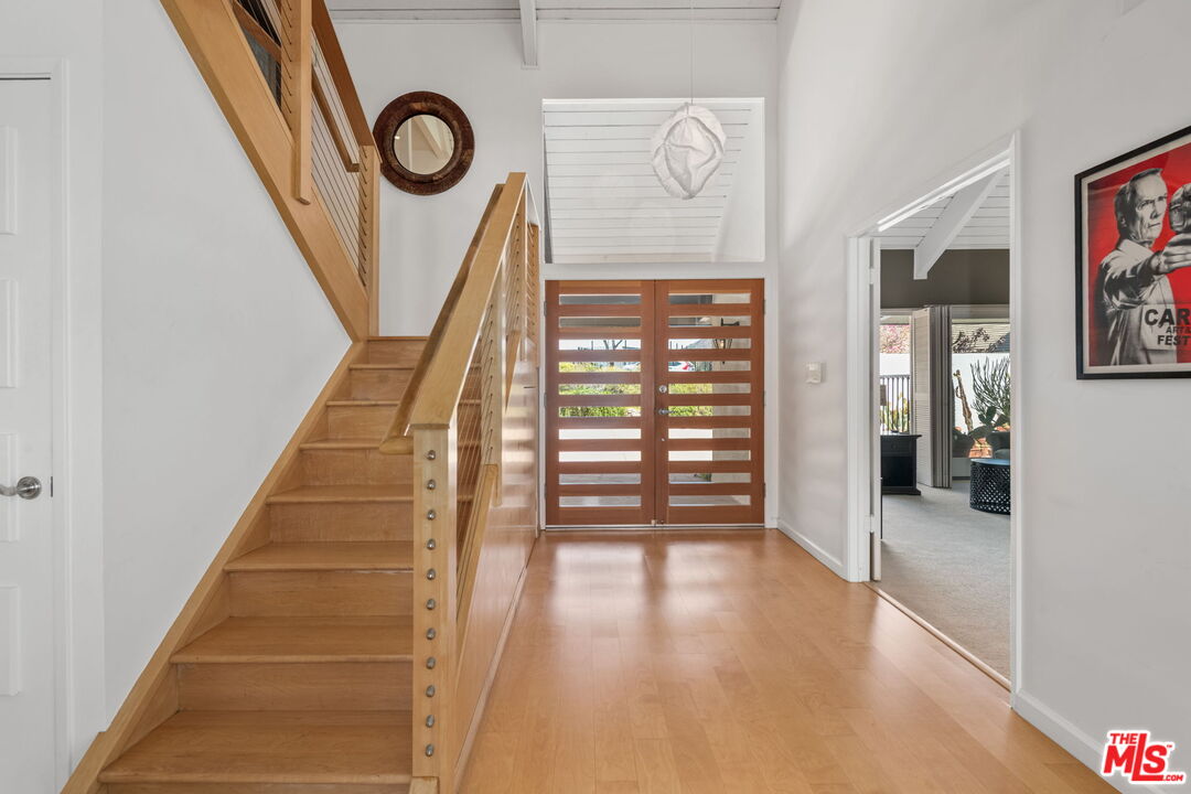 2601 Cordelia Road Los Angeles, CA 90049 - Photo 10 of 43 a view of an entryway