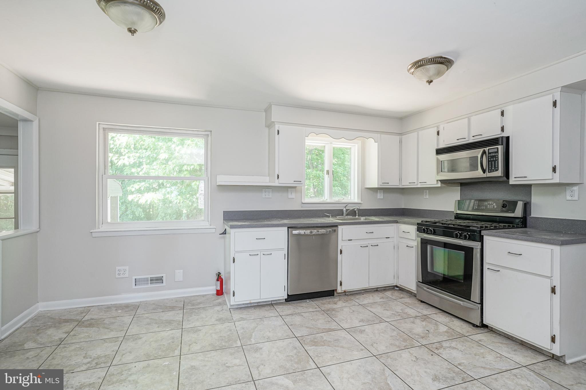 15 Millbridge Road Clementon, NJ 08021 - Photo 8 of 31