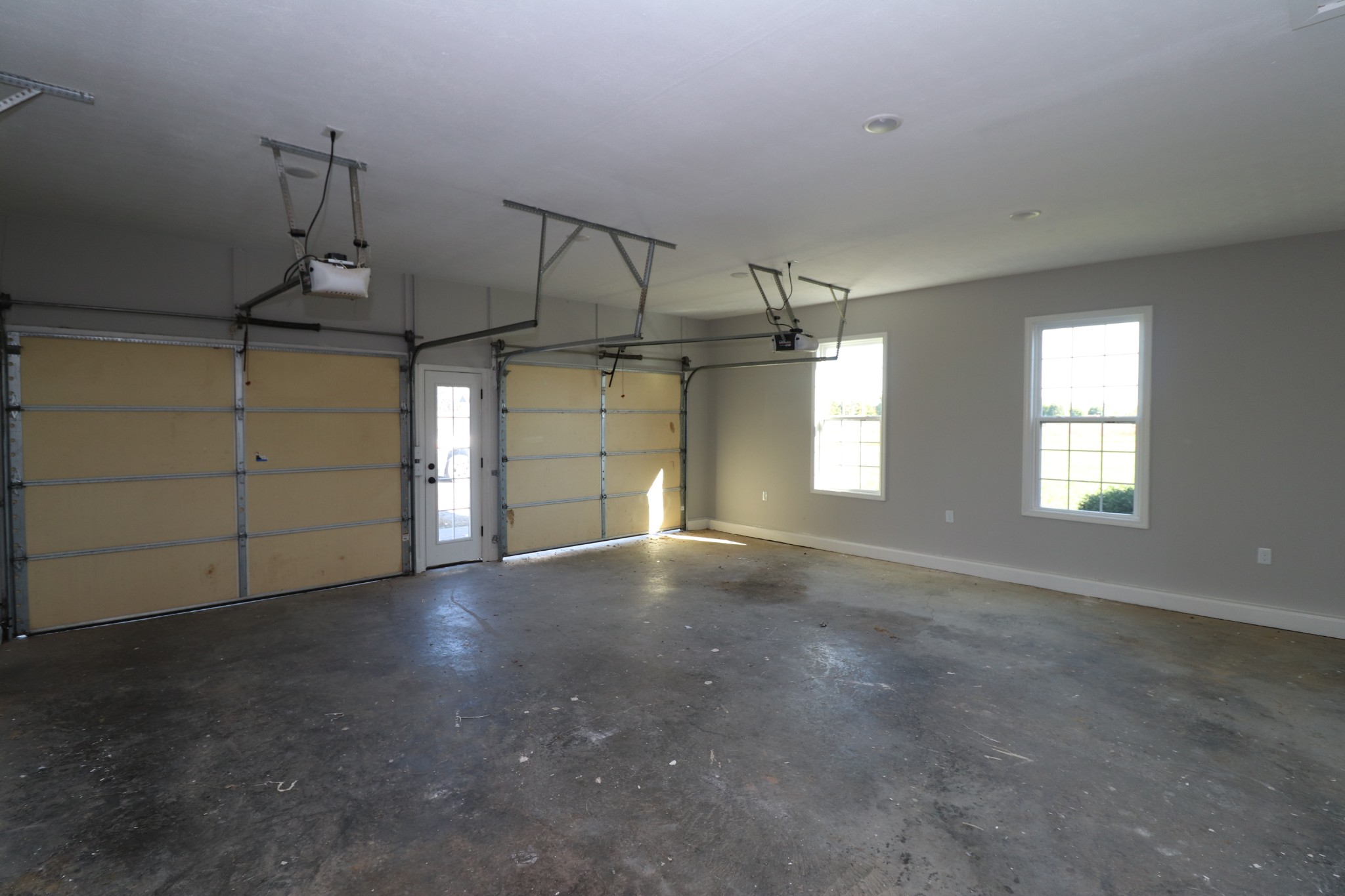 1180 Coleytown Road Lafayette, TN 37083 - Photo 35 of 42 a view of a garage