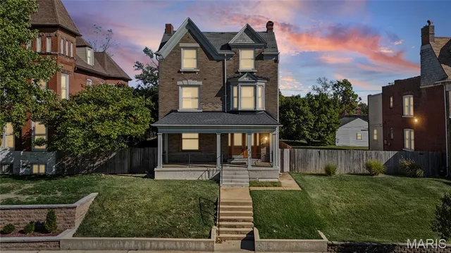 $350,000 | 4327 Washington Avenue, St. Louis, MO 63108