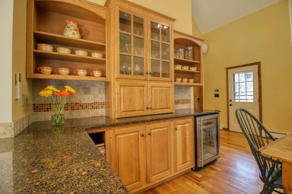 31 Robin Road Norfolk, MA 02056 - Photo 5 of 35 Gallery Image 5