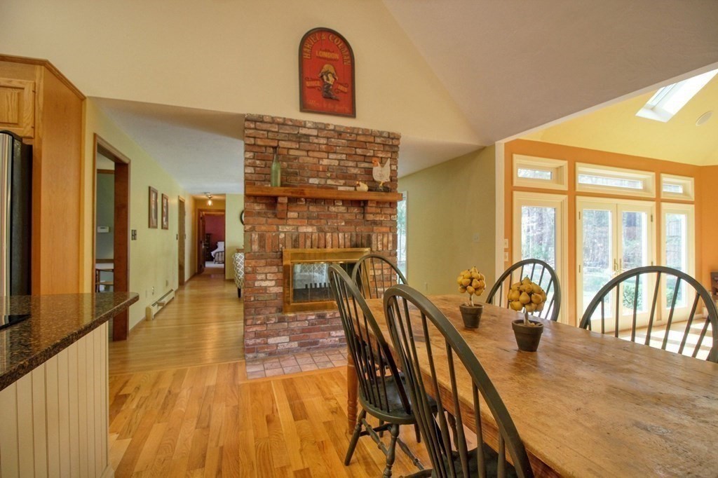 31 Robin Road Norfolk, MA 02056 - Photo 8 of 35 Gallery Image 8