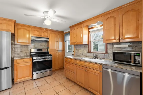 $625,000 | 75 Pilgrim Avenue, Wareham, MA 02571