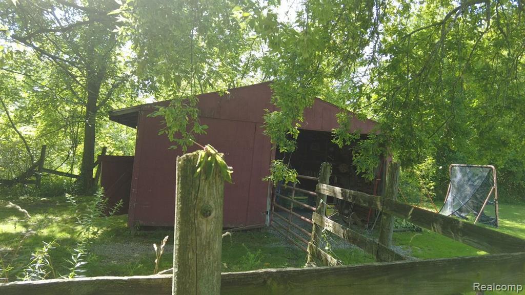 4900 Curdy Road Howell, MI 48855 - Photo 27 of 32 Gallery Image 27