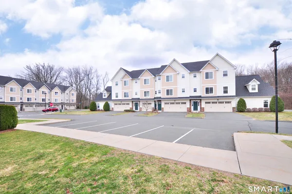 $499,000 | 19 Lexie Lane, Unit 19, South Windsor, CT 06074