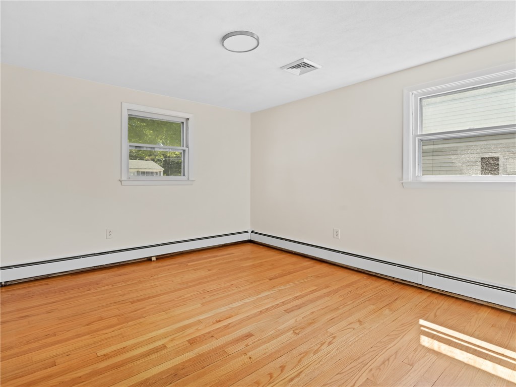 121 Kerri Lyn Road Warwick, RI 02889 - Photo 11 of 26