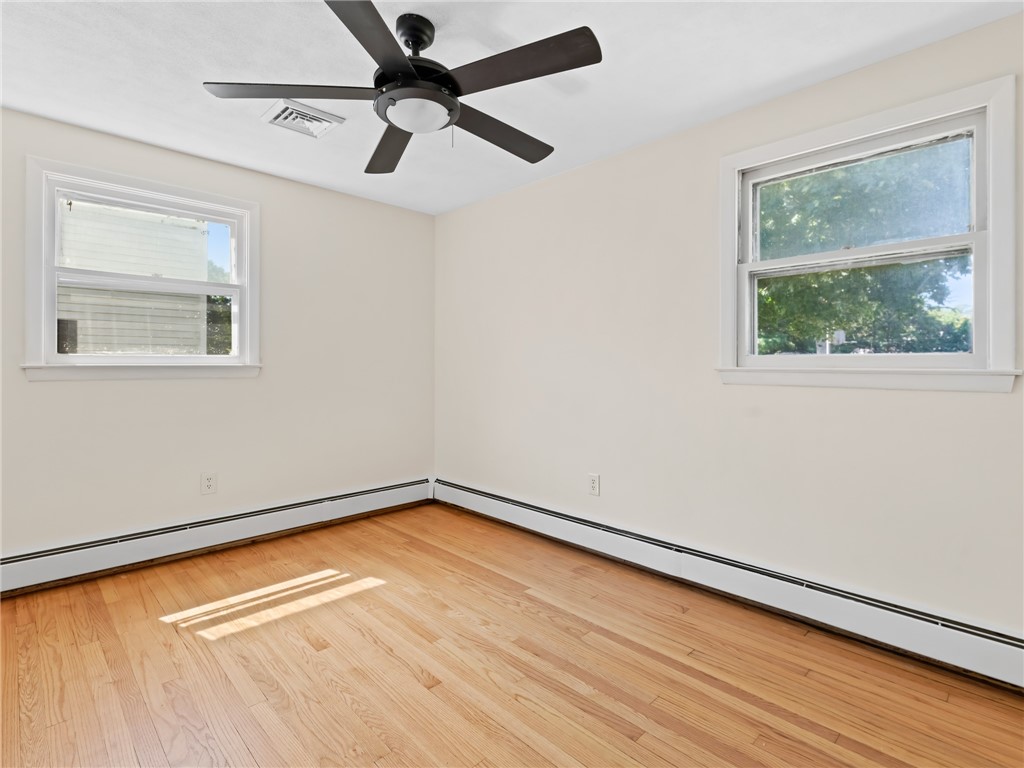 121 Kerri Lyn Road Warwick, RI 02889 - Photo 13 of 26