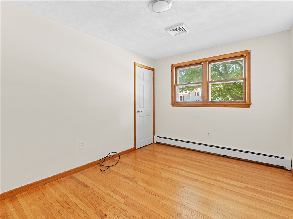 121 Kerri Lyn Road Warwick, RI 02889 - Photo 14 of 26